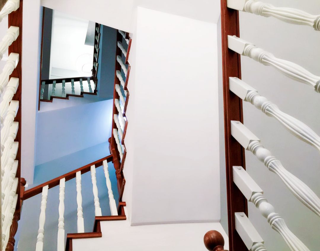 别墅装修现代美式风格-楼梯